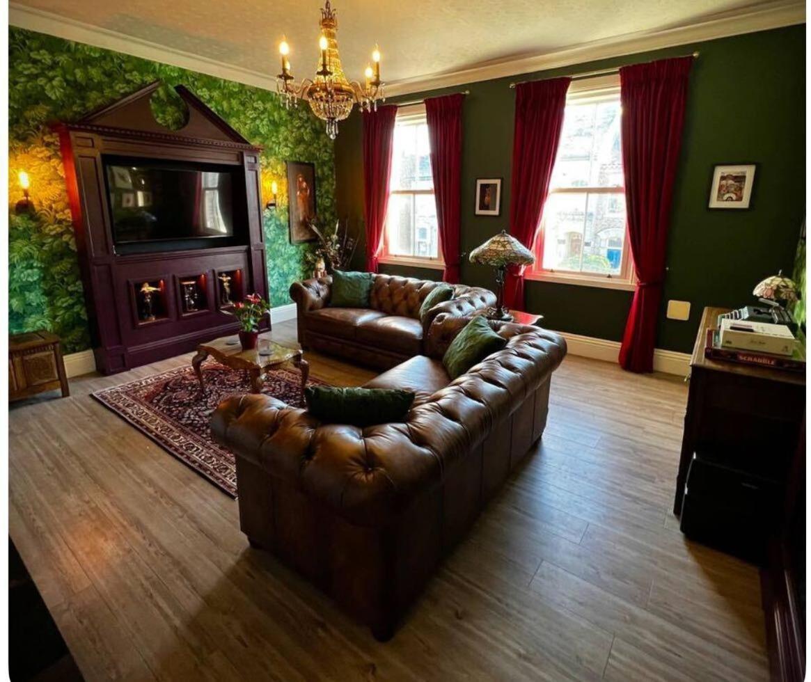 Victorian Townhouse -